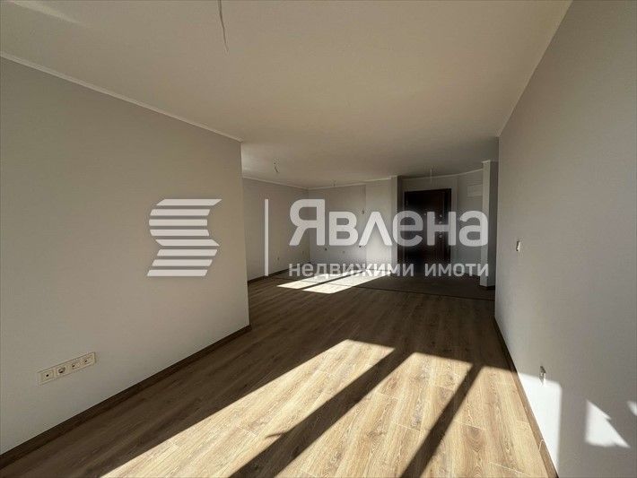Продава се Двустаен апартамент в Варна, Виница - 74 кв.м за 1646 €/кв.м - Снимка #2