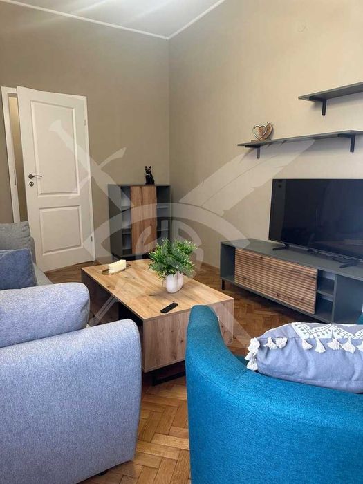 Дава се под наем Тристаен апартамент в София, Медицинска академия - 90 кв.м за 1000 € - Снимка #2