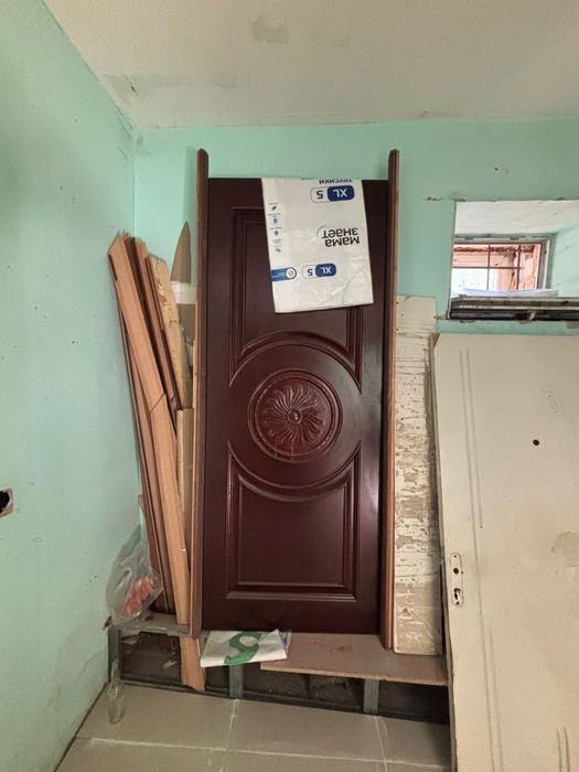 Продам дверь дерево 80*200