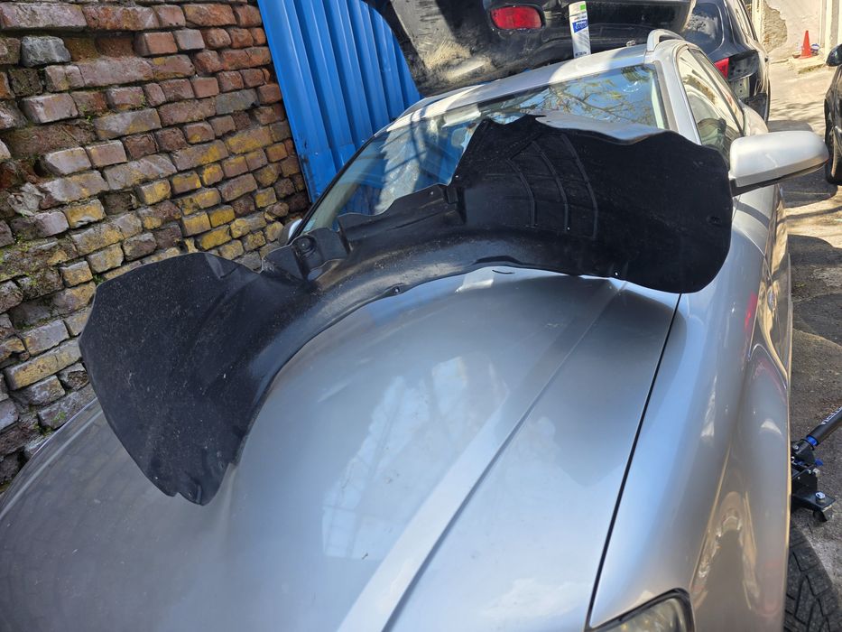 Преден ляв подкалник за Audi A4 2008 година