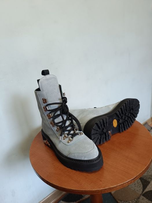 Горные женские ботинки.Италия чистый оригинал