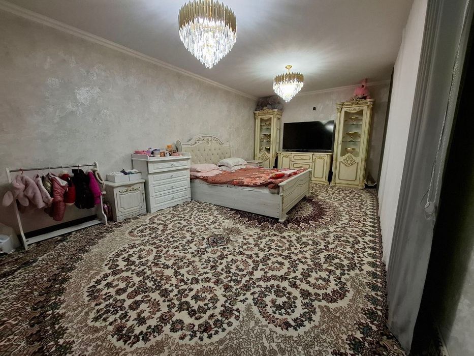 Срочно продаётся в центре  9.5 сот 10 ком