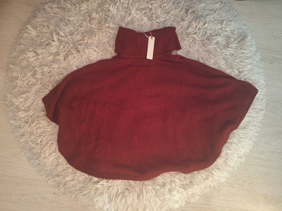 Poncho Espirit marinea M.Este nou nout! Pret 70lei.
