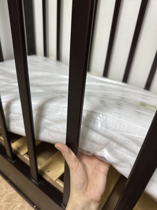 Продам кроватку ящиком и матрасом