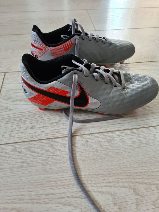 Оригинални Футболни обувки (бутонки) Nike Tiempo 38