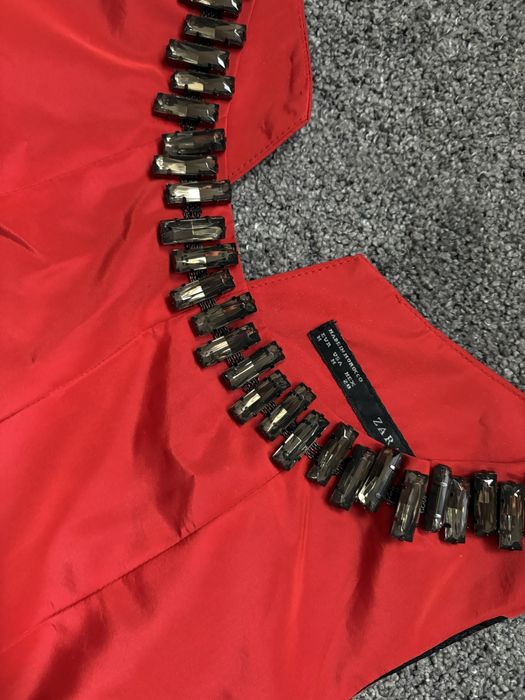 Rochie rosie de ocazie Zara