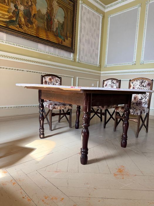 Стол круглый большой