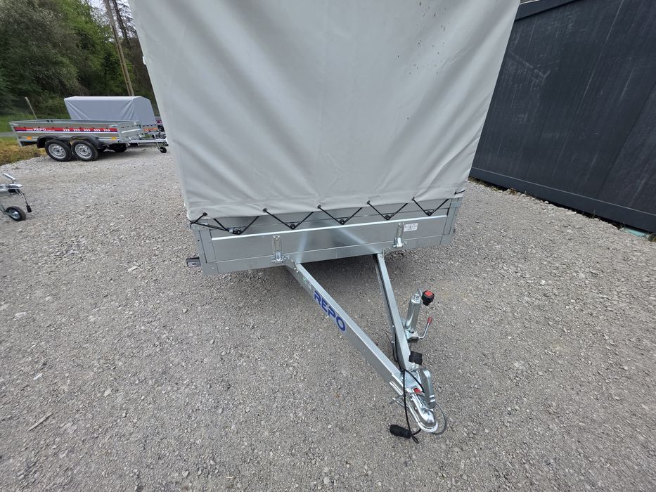 Remorca 3100x1600x1500 mm cu prelată dublu ax 750 kg