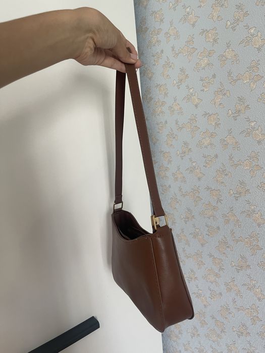 Стильная сумочка через плечо