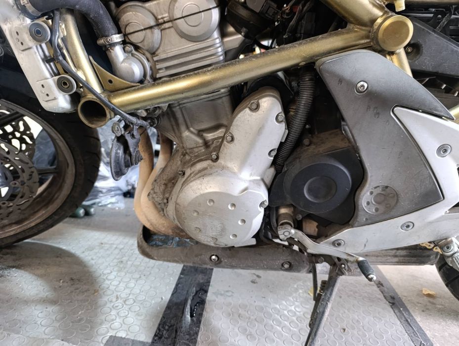 Кавазаки ЕР6Н Kawasaki ER6N на части.