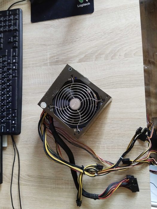 Продам Блок питания HuntKey.