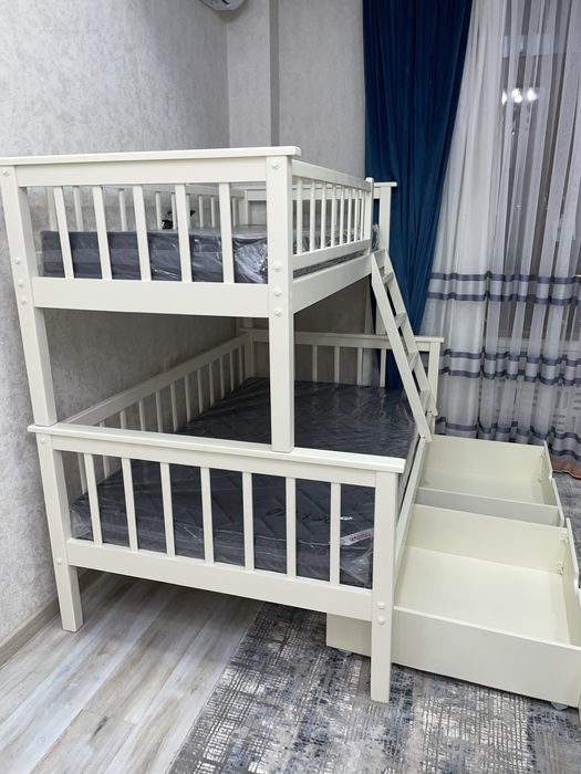 двухъярусные кровати
