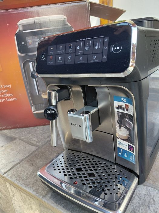 Espressor automat Philips EP3326/90