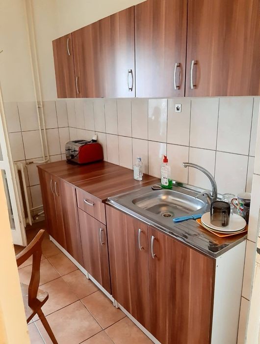 Apartament de închiriat.