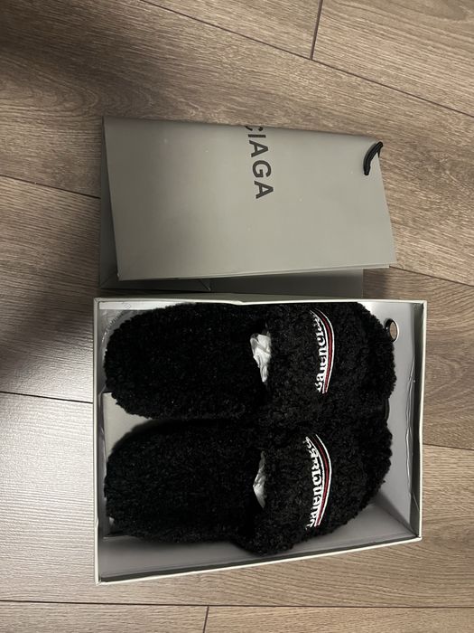 Balenciaga slippers