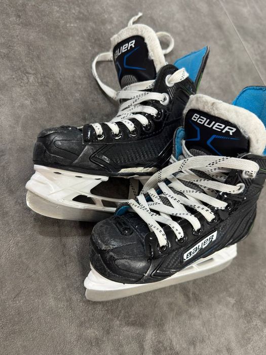 Продам детские коньки BAUER