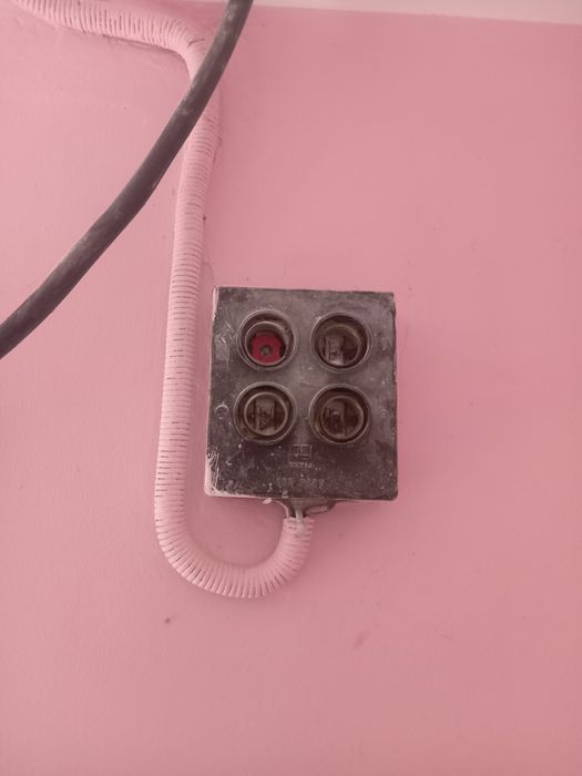 Electrician, instalații electrice