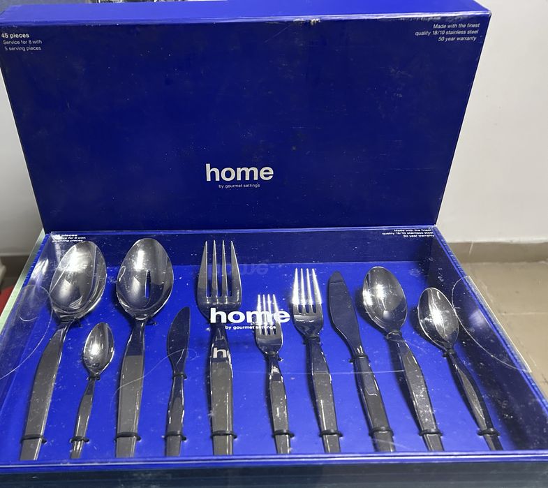 Set tacâmuri din otel inoxidabil 45 de piese Home by Gourmet Settings!