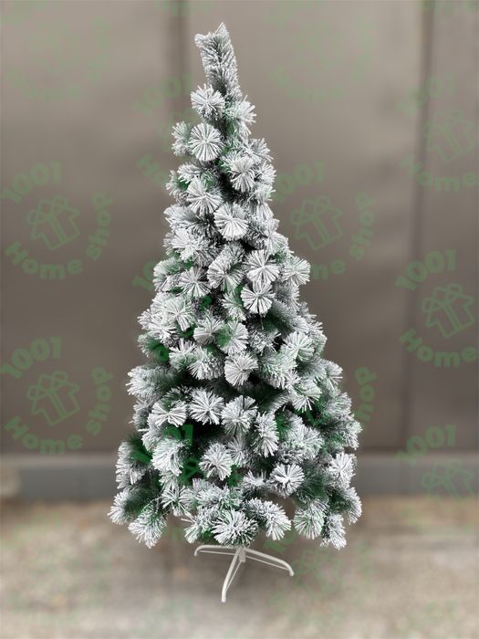 Коледна елха Бор, заснежена, с декорация, с шишарки