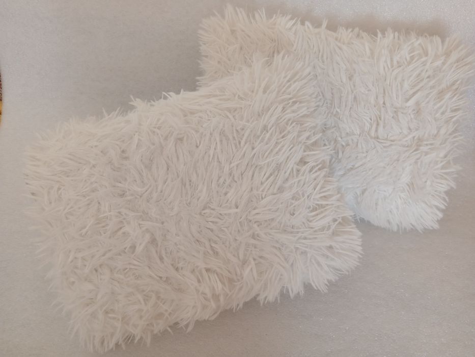 Бели възглавници