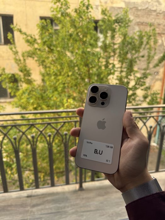 iphone 16 Pro Desert titanium