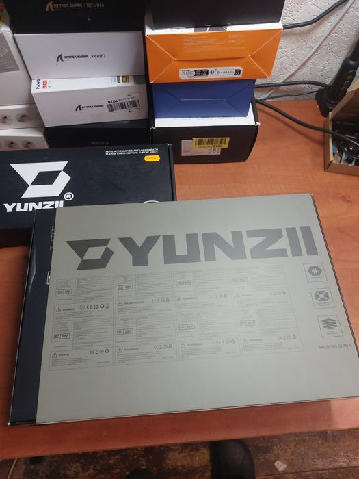 Tastatura mecanica argb tip masina de scris Yunzii QL 75,BT,2.4,fir,no