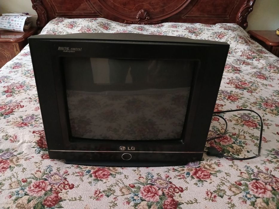 Телевизор маленький