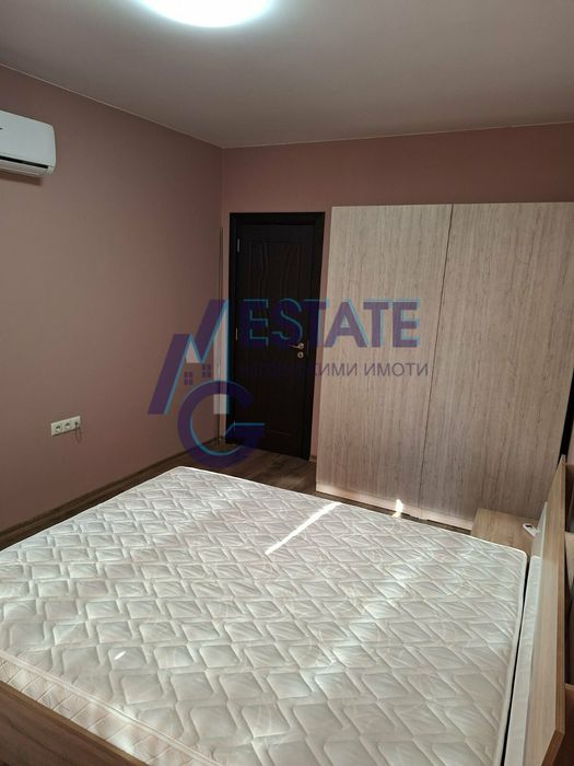 Дава се под наем Двустаен апартамент в Бургас, Славейков - 68 кв.м за 561 € - Снимка #3