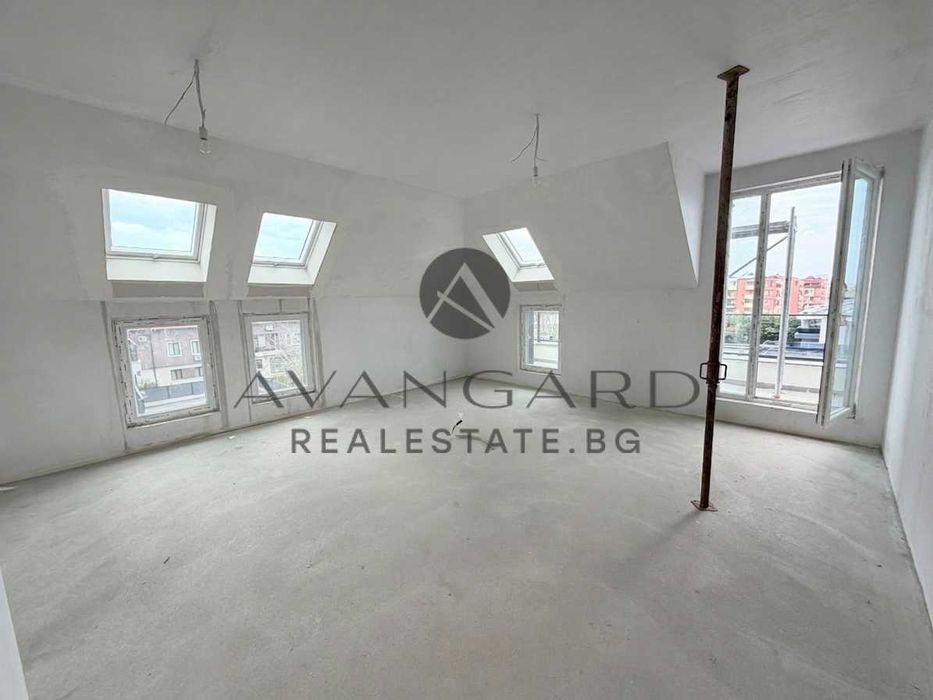 оф.23449 Тристаен с акт 14 в малка сграда/ Остромила