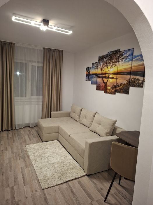 Garsonieră (cameră de cămin) pentru chirie pe termen lung, Cartier Noua, Brașov - Curătenie, liniște, grădină
