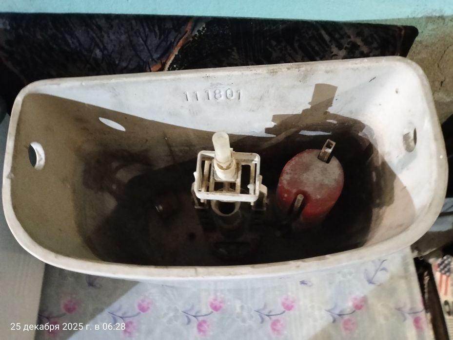 Продам сливной бачок б/у