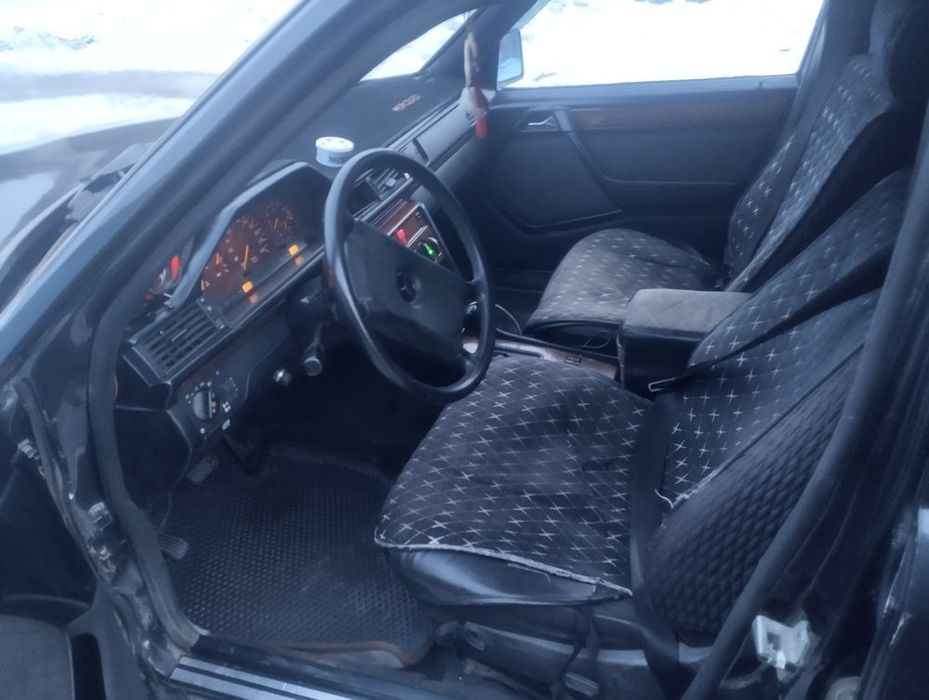 Продам обмен мерс 124