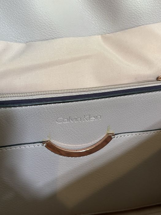 Продавам Calvin Klein чанта - пепел от рози