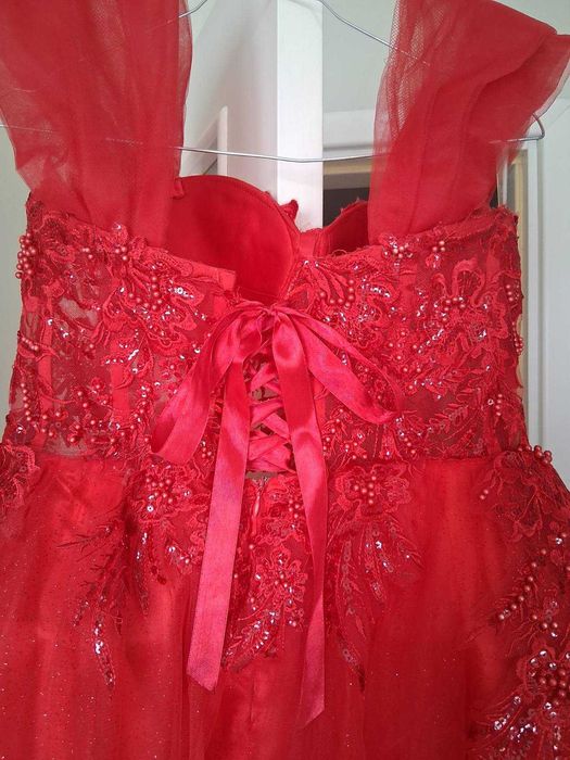 Абитуриентска/бална рокля на Модна къща EmoZione Fashion, гр. Бургас.