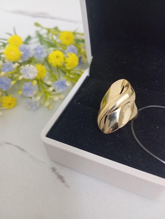 Золотые кольца новые 585 пробы золота