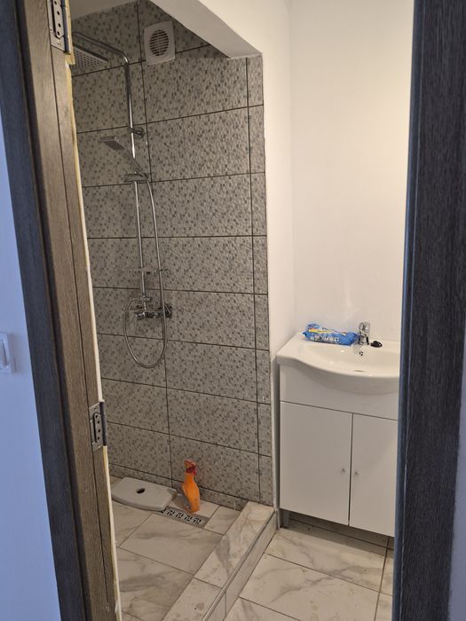 Apartament renovat de vânzare