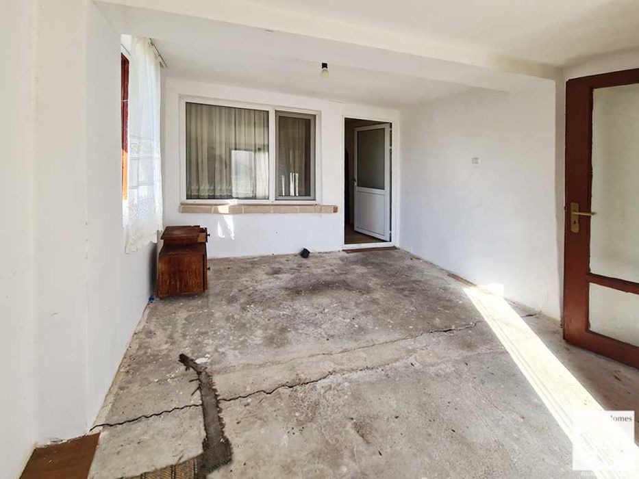 120354 Къща с просторен двор и кладенец в с. Драганово