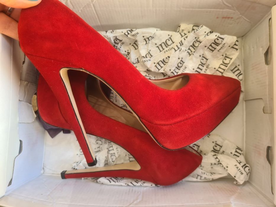 Pantofi cu toc din piele