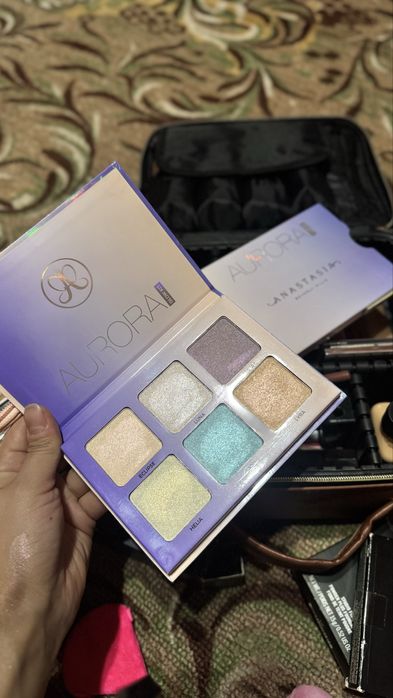 Anastasia highliter iz США