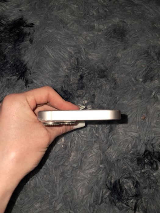 Продам айфон 13 128