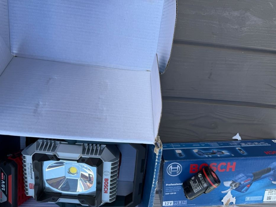 Bosch reflector ,foarfeca de gradina  pe acumulator