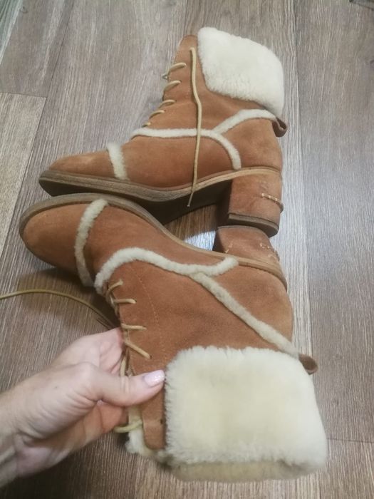 Женские оригинальные ботильоны UGG Esterly