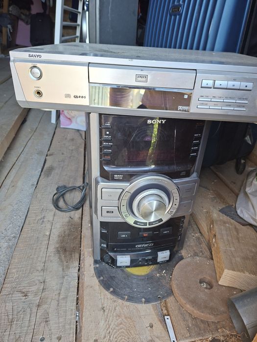 Combina audio si stația de la home-sinema ,televizoare