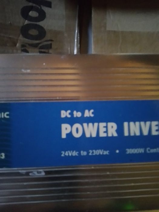 Vând invertor 24v