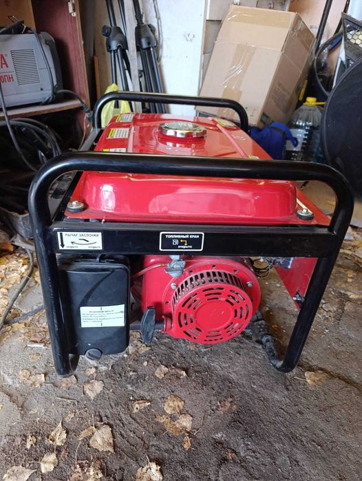 Бензиновый генератор