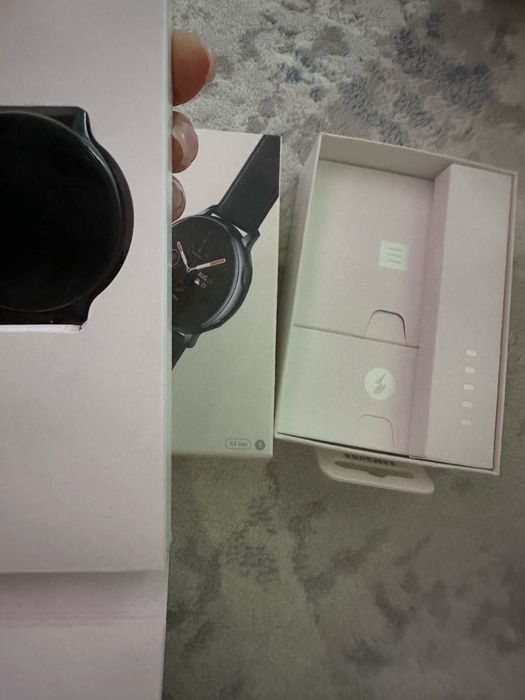 Часы самсунг срочно продам active2