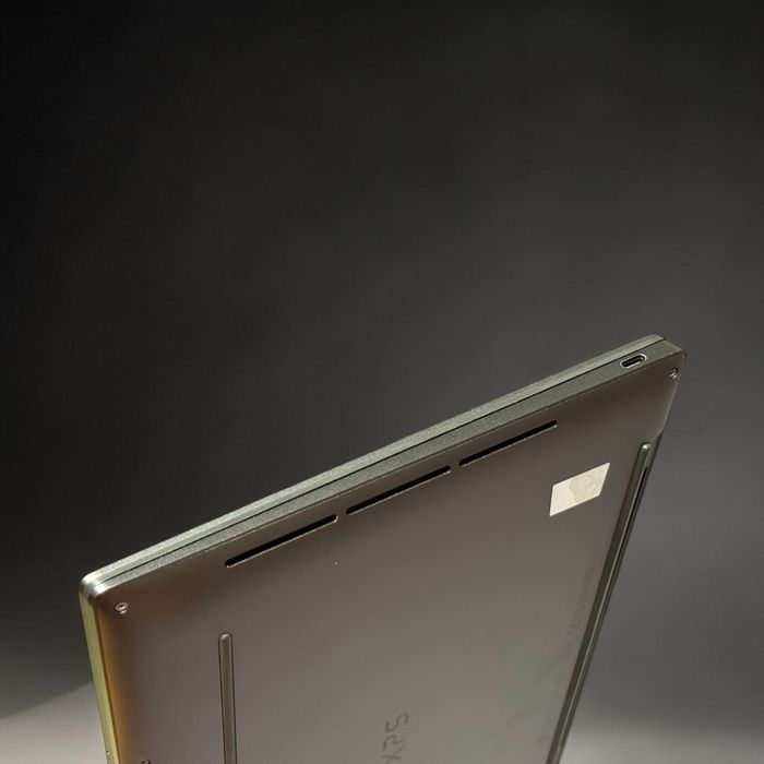 13.4’UHD+OLED Touch/i7-1260P/Dell XPS 9320+/32GB LPDDR5 5200Mhz/1TB