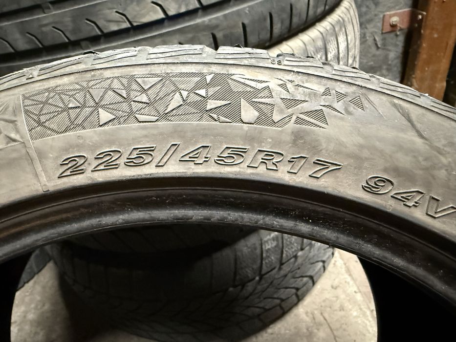 Nexen 225/45/17