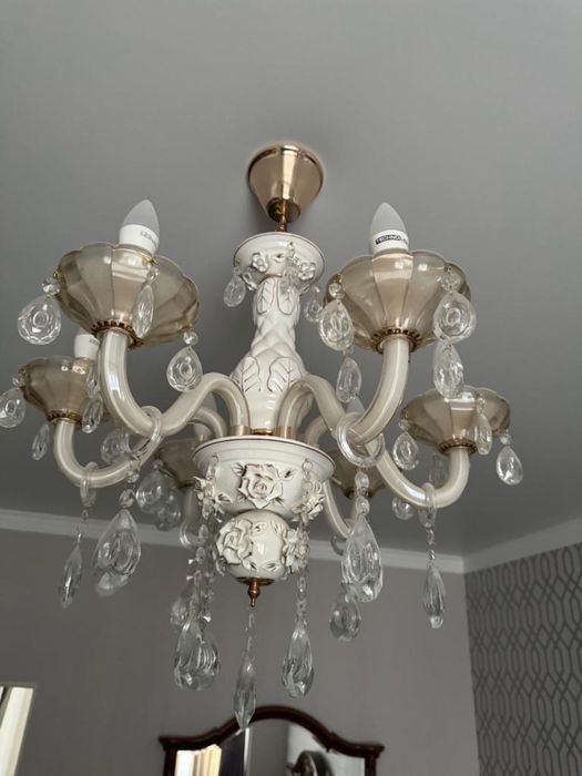 Красивая люстра