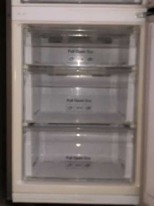 Продам Холодильник SAMSUNG